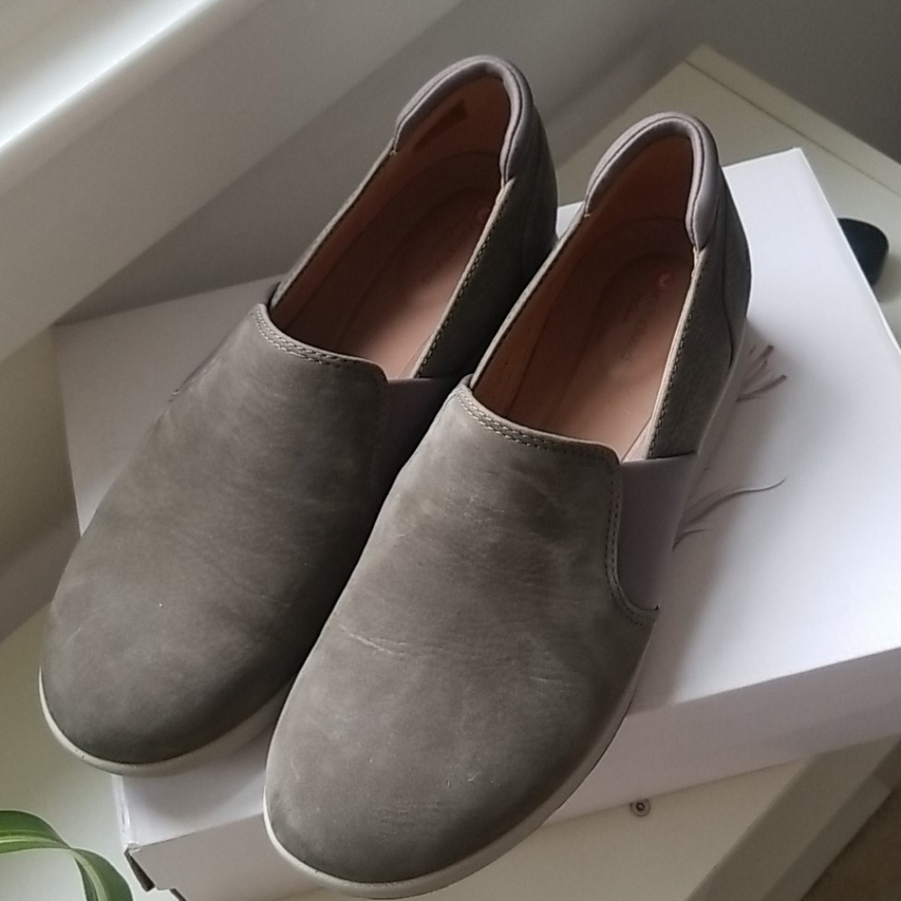 Clarks Taupe Suede Shoe (in box) womens 10